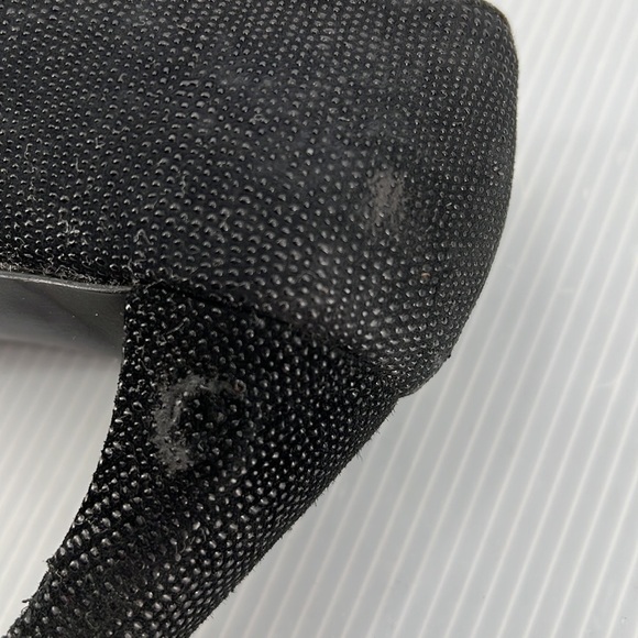 STUART WEITZMAN Black Textured Buckle Detail Heels Size 7.5 - Picture 7 of 7